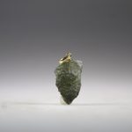 Moldaviet hanger met gold plated oogje