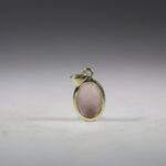Maria Magdalena Opaalkwarts hanger (gold plated)