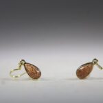 Zonnesteen oorhangers (gold plated)