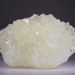 Calciet (wit) uit Indonesië
