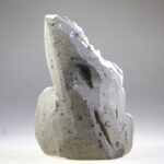 Stilbiet op blauwgrijze Chalcedoon (Lichtheid van bestaan)