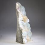 Apofylliet (Zeegroene) met Stilbiet en daarop Calciet kristalletjes (Realisatie)