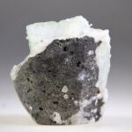 Apofylliet (Zeegroene) met Stilbiet en daarop Calciet kristalletjes (Realisatie)