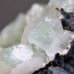 Aqua groene Apofylliet met witte Stilbiet