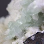 Aqua groene Apofylliet met witte Stilbiet