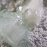Aqua groene Apofylliet met witte Stilbiet