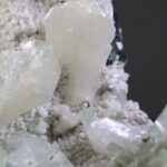 Aqua groene Apofylliet met witte Stilbiet