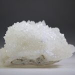 Calciet (wit) uit Indonesië