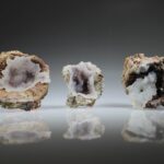 Chalcedoon roosjes in geode