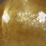 Calciet Geel/gouden bol