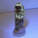 Gouden Enhydro kristal of Petroleumkwarts (scepter)
