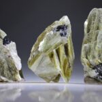 Gouden Mica met zwarte Toermalijn