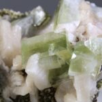 Apofylliet (groene) met Stilbiet en soms Heulandiet (Hieros Gamos)