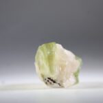 Apofylliet (groene) met Stilbiet en soms Heulandiet (Hieros Gamos)