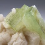 Apofylliet (groene) met Stilbiet en soms Heulandiet (Hieros Gamos)