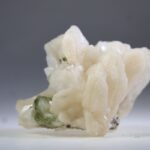 Apofylliet (groene) met Stilbiet en soms Heulandiet (Hieros Gamos)