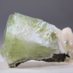 Apofylliet (groene) met Stilbiet en soms Heulandiet (Hieros Gamos)