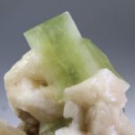 Apofylliet (groene) met Stilbiet en soms Heulandiet (Hieros Gamos)