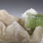 Apofylliet (groene) met Stilbiet en soms Heulandiet (Hieros Gamos)