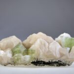 Apofylliet (groene) met Stilbiet en soms Heulandiet (Hieros Gamos)