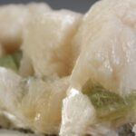 Apofylliet (groene) met Stilbiet en soms Heulandiet (Hieros Gamos)