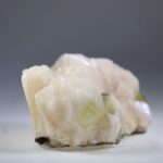 Apofylliet (groene) met Stilbiet en soms Heulandiet (Hieros Gamos)