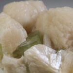 Apofylliet (groene) met Stilbiet en soms Heulandiet (Hieros Gamos)