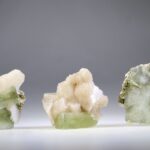 Apofylliet (groene) met Stilbiet en soms Heulandiet (Hieros Gamos)