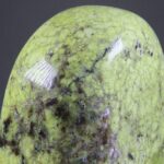 Groene Opaal Freeform uit Madagaskar