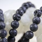 Lavasteen armband