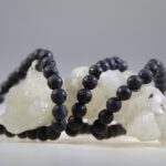 Lavasteen armband