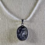 Pinoliet hanger + maansteen ketting 2 mm (set)