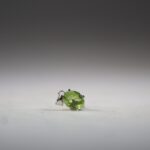 Peridoot hanger, facet geslepen