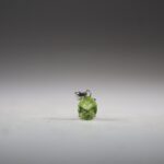 Peridoot hanger, facet geslepen