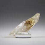 Gouden Enhydro kristal of Petroleumkwarts