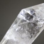 Vogelkristal of Phi-kristal Bergkristal, 12 facet