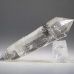Vogelkristal of Phi-kristal Bergkristal, 12 facet