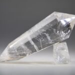 Vogelkristal of Phi-kristal Bergkristal, 12 facet