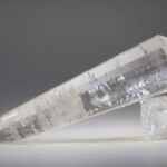 Vogelkristal of Phi-kristal Bergkristal, 12 facet