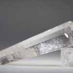 Vogelkristal of Phi-kristal Bergkristal, 12 facet