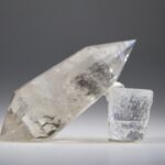 Vogelkristal of Phi-kristal Rookkwarts, 12 facet
