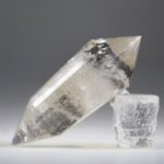 Vogelkristal of Phi-kristal Rookkwarts, 12 facet