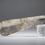 Vogelkristal of Phi-kristal Rookkwarts, 12 facet