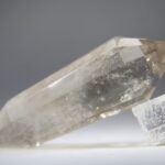 Vogelkristal of Phi-kristal Rookkwarts, 12 facet