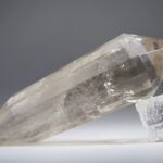 Vogelkristal of Phi-kristal Rookkwarts, 12 facet