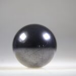 Shungit ( Shungiet)bol gepolijst 3 cm