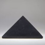 Shungit piramide gepolijst