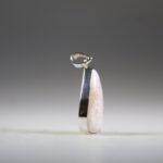 Stilbiet met Scoleciet hanger