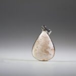 Stilbiet met Scoleciet hanger