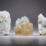 Apofylliet (Zeegroene) met Stilbiet en daarop Calciet kristalletjes (Realisatie)
